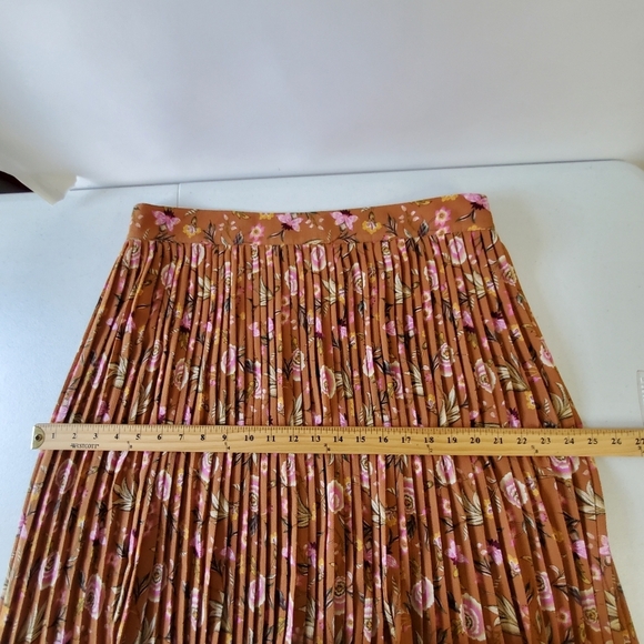Loft Floral Pleated Midi Skirt Size 14 Contrast Color Print Flowy Spring Femme - Picture 8 of 12